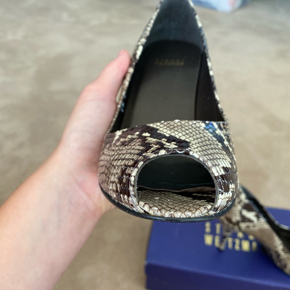 Stuart Weitzman Alligator Print Peep Toe Pumps - image 4